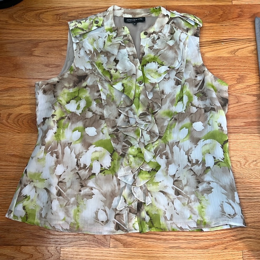 Jones New York Women  Floral Sleeveless Cascade Ruffle Blouse